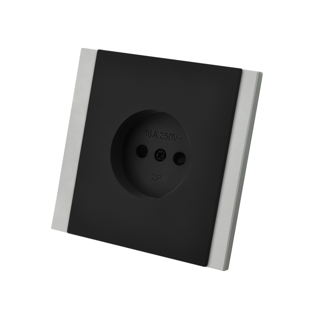 1 ซ็อกเก็ตสีดำ