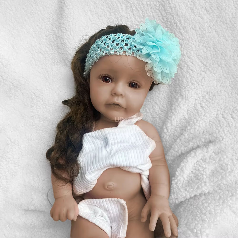 Fille non peinte de 20 pouces