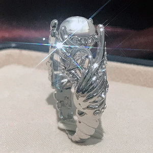 Elegante Anello a Forma di Cigno con Accenti Colorati Lucidi, Gioiello da Donna alla Moda per Uso Quotidiano, Regalo Chic - Product Image 4