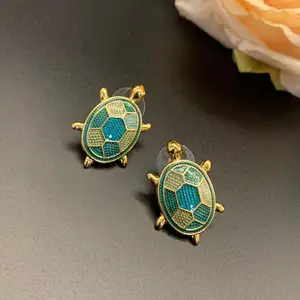 Anting-anting berbentuk hewan antik Retro dengan desain unik kura-kura temperamen trendi