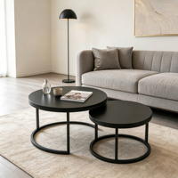 Ensemble de tables basses gigognes modernes, plateau noir mat, structure en métal noir, 2 tables gigognes, salon, hôtel