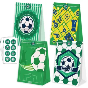 2024子供のためのサッカーパーティーバッグサッカーのテーマ誕生日ベビーシャワーの装飾はキャンディークッキーの好意バッグ紙を扱います