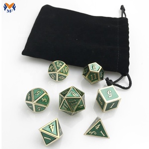 Nuovo Set di Dadi in Metallo Personalizzato di Alta Qualità con Design Gatto Viola, Colore Rame in Lega di Zinco con Numeri Neri per Giochi D&D - Product Image 5
