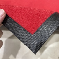 Maßgefertigter Teppichläufer mit Bedruckten Mustern aus Hochwertigem Nylongewebe und Langlebiger Nitrilkautschuk-Unterlage, Roter Teppich mit Logo, Markenteppich