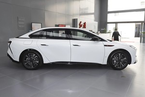 Auto Usado 2025 Hongqi EH7 Pro Range -20 ℃   Coche Eléctrico Premium con 85% de Retención de Batería y Más de 300 Pruebas de Seguridad - Product Image 6