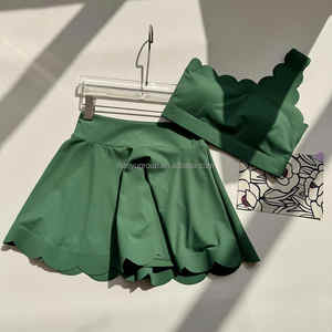 Ensembles de <span class=keywords><strong>yoga</strong></span> femmes Gym entraînement deux pièces costumes rembourré haut court et Laser Shorts vêtements de sport nouvelle mode doux Nylon extensible vêtements de sport - Product Image 2