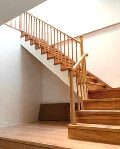Marches et contremarches d'<span class=keywords><strong>escalier</strong></span> intérieures modernes en chêne rouge massif, revêtement de sol en bois pour appartement - Product Image 2