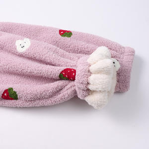 Produttore lungo in <span class=keywords><strong>pile</strong></span> di poliestere caldo termico fragola grazia Casual Plus Size <span class=keywords><strong>pigiama</strong></span> da donna personalizzato per l'autunno e l'inverno - Product Image 5