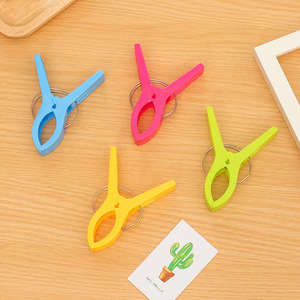 Kẹp Quần Áo 4 Mảnh Kẹp Khăn Tắm Biển Phù Hợp Với Ghế Hồ Bơi Quá Khổ Và Kẹp Chăn - Product Image 4