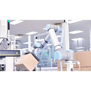 Robot de bureau compact UR12e à 6 axes, charge utile de 12,5 kg, IP65, faible consommation d'énergie, installation rapide, facile à utiliser, doté d'un moteur central - Product Image 3