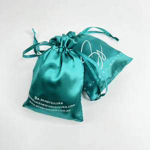 Sacs à cordon en satin de soie de luxe personnalisés avec logo, vente en gros, pochettes anti-poussière, sacs pour perruques couleur personnalisée pour petits bijoux et cadeaux - Product Image 6