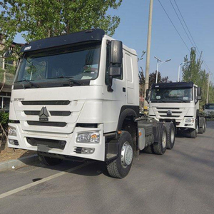 Camión Tractor HOWO Diésel 6x4 de 371 CV, Nuevo, en Oferta, de Alto Rendimiento y Bajo Kilometraje para Transporte de Larga Distancia - Product Image 4