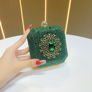 Pochette con Cristalli e Strass, Borsa da Sera di Lusso con Gemme e Catena Staccabile, Borsetta Quadrata da Donna per Feste e Matrimoni - Product Image 2