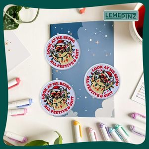 Parche Bordado Termoadhesivo Personalizado de Mapache Festivo de 3 Pulgadas para Sombreros, Ropa y Mochilas - Product Image 2