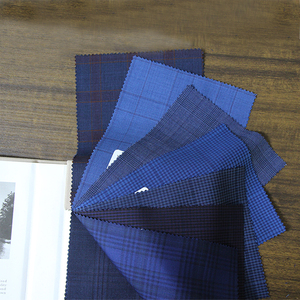 Tessuto per Abiti in Lana Lucidato a Mano con Bordi Rifiniti e Intreccio Fine per Abbigliamento da Lavoro e da Esposizione - Product Image 4