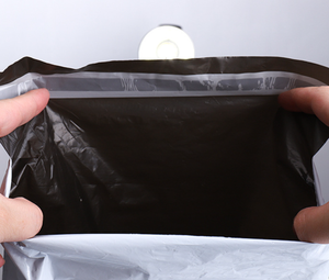 Matériau PE robuste Une gamme d'options de couleurs disponibles pour répondre aux besoins personnalisés Sacs Express - Product Image 4