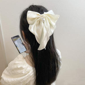 Заколка для волос с жемчужным бантом - Product Image 2