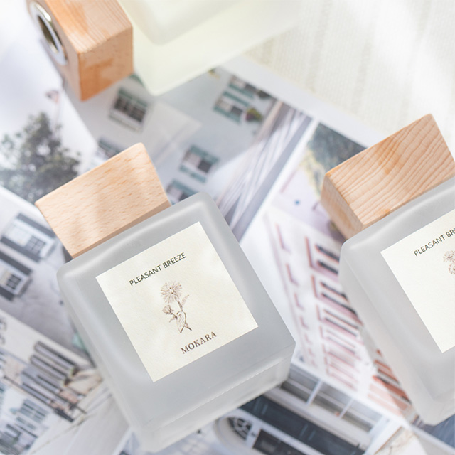 Vietnam Wholesale Luxury Classical Aroma Oil Square Screw Diffuser Cap Cover Bottle Lids & Closures
