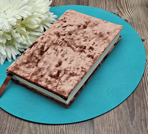 Fundas de Terciopelo Negro o Fucsia Hechas a Mano, Reutilizables y Elásticas para Libros, Protector de Cuadernos, Funda de Tela para Libros, Funda para Diario o Agenda - Product Image 5