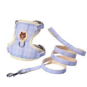 Correa de Pecho y Espalda de Malla con Forma de Oso para Gatos, Diseñada para Evitar Huir; Patrón a Cuadros; Transpirable y Ajustable; para Gatos Pequeños y Medianos - Product Image 3