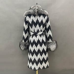Cappotti Invernali <span class=keywords><strong>in</strong></span> Lana e <span class=keywords><strong>Cashmere</strong></span> di Alta Qualità con Collo e Polsini <span class=keywords><strong>in</strong></span> Pelliccia di Volpe per <span class=keywords><strong>Donna</strong></span> - Product Image 6