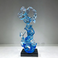 Sculpture d'art abstraite irrégulière en résine translucide, faite à la main et peinte à la main, ornement de collection d'art haut de gamme pour villa