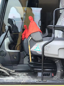 Excavadora de cadenas Caterpillar 323D2L usada en venta, duradera y eficiente, capacidad de 23 toneladas, bomba hidráulica, engranaje, potencia de 230KW, América - Product Image 4