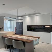 Buffet réfrigéré multifonctionnel personnalisé blanc mat, comptoir étanche pour la zone de stockage de boissons et de collations en famille