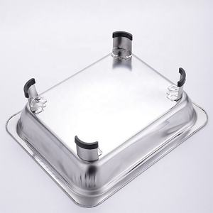 Grille <span class=keywords><strong>de</strong></span> cuisson en acier inoxydable à quatre coins <span class=keywords><strong>pour</strong></span> four, idéale <span class=keywords><strong>pour</strong></span> la vente directe, les restaurants, la maison, le <span class=keywords><strong>camping</strong></span> et les buffets. - Product Image 5
