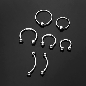 Anneau de piercing en titane PVD circulaire en forme de fer à cheval pour septum, nez, lèvre, sourcil |   Style punk hypoallergénique à filetage externe - Product Image 2