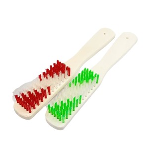 Cepillo de zapatos de alta gama con mango de madera y dos tonos, para cepillar zapatos, lavar ropa, artículos de uso diario y venta al por mayor en tiendas. - Product Image 1