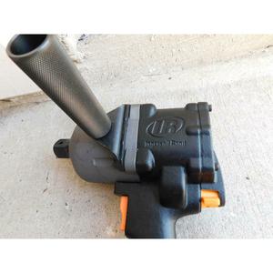 Clé à chocs pneumatique Ingersoll Rand 3940P2Ti 1 pouce, style pistolet, construction en titane - Product Image 3