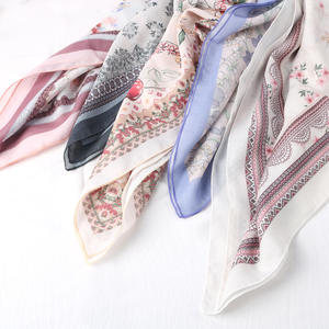 Premium 110*110 Hijab estampado balinés y chal de turbante indonesio Malasio para Mujeres Musulmanas - Product Image 4