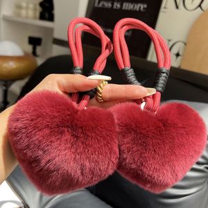 Porte-clés en peluche 10 cm, en fourrure de lapin, avec cordon de main, pompon moelleux, motif cœur d'amour mignon, pendentif pour sac à dos - Product Image 2