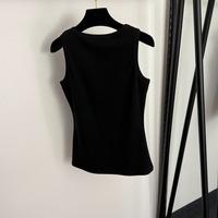 Nouveautés Été 2026 – Débardeur court sexy pour femme, coupe ajustée, col en V, épaules dénudées, avec détail trou de serrure métallique, polyvalent et personnalisable