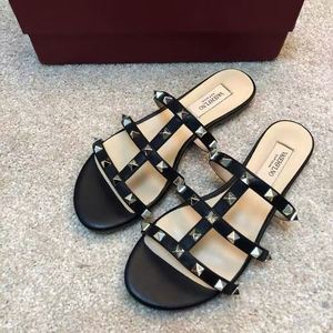 Sandales et pantoufles Rivet Les femmes portent un nouveau talon épais à fond plat Joker Automne Liu Ding Toe Slip. - Product Image 5