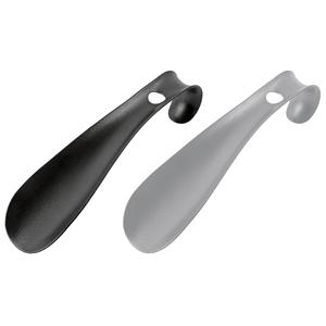 Paquete de 10 calzadores de metal negros y plateados para calzar y descalzar fácilmente - Product Image 1