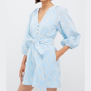 Nuevo Vestido Mini de Mujer con Bordado de Ojales, Cuello en V, Manga Larga, Cinturón, Corte en A, Informal de Verano, de Algodón - Product Image 4