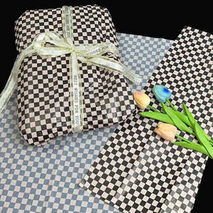 Papier d'emballage en tissu à treillis rouge noir personnalisé revêtement simple face pour chaussures d'emballage cadeau vêtements - Product Image 6