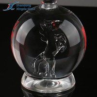 Decantador de vidrio de borosilicato alto hecho a mano Botella de whisky en forma de caballo personalizada con forro de vino de whisky transparente Fabricante directo