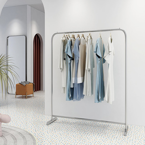 Espositore <span class=keywords><strong>per</strong></span> Abbigliamento in Acciaio Inox Spazzolato Argento Stile Art Déco, con Ruote, <span class=keywords><strong>per</strong></span> Sala Live Streaming - Product Image 1