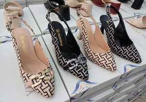 Zapatos de Mujer con Hebilla, Diseño Abierto en la Parte Trasera, Zapatos Artificiales con Patrón de Gamuza, Zapatos Casuales de 3 cm, Hechos en Turquía, Tallas 36-40 - Product Image 2