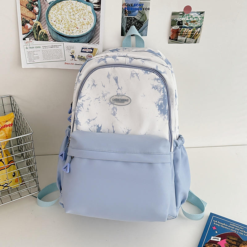 สีน้ำเงินไม่มีจี้