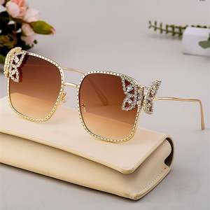 Lunettes de soleil de luxe rétro pour femmes 2025, surdimensionnées, en métal, UV400, monture carrée avec strass, style papillon - Product Image 4