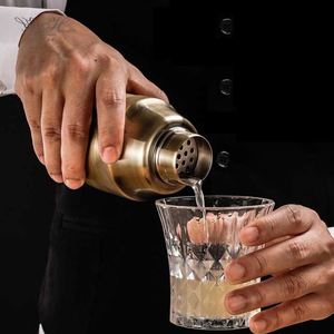 Coctelera Retro de Acero Inoxidable de 18 oz (550 ml) con Superficie Cepillada y Colador Integrado, para Bar, Club, Bartender, Mezclador de Bebidas y Cócteles - Product Image 2