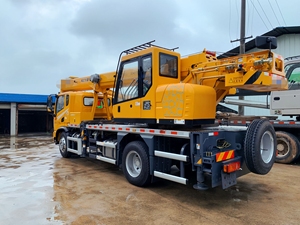 Grue mobile hydraulique compacte XCT8L4 de 8 tonnes de haute qualité pour la construction, utilisée en Chine, avec composants de moteur à vendre - Product Image 4