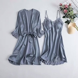 Ensemble de pyjama en satin deux pièces sexy coussinets de poitrine et chemise de nuit en dentelle - Product Image 6