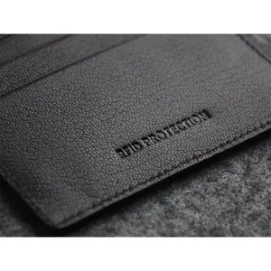 Étui à cartes RFID en cuir, merchandising personnalisé - Product Image 2