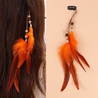 Pince d'extension de cheveux tribale tressée à pompon coiffe de bohème faite à la main à plumes bon marché à la mode vente en gros