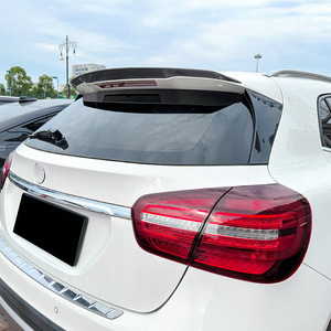 สปอยเลอร์หลัง Mercedes-Benz GLA-Class ปี 2014-2019 สีดำเงา ลายคาร์บอนไฟเบอร์ ABS แบบ Ducktail สำหรับฝากระโปรงท้าย - Product Image 1